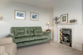 Ty-Newydd, Frongaled